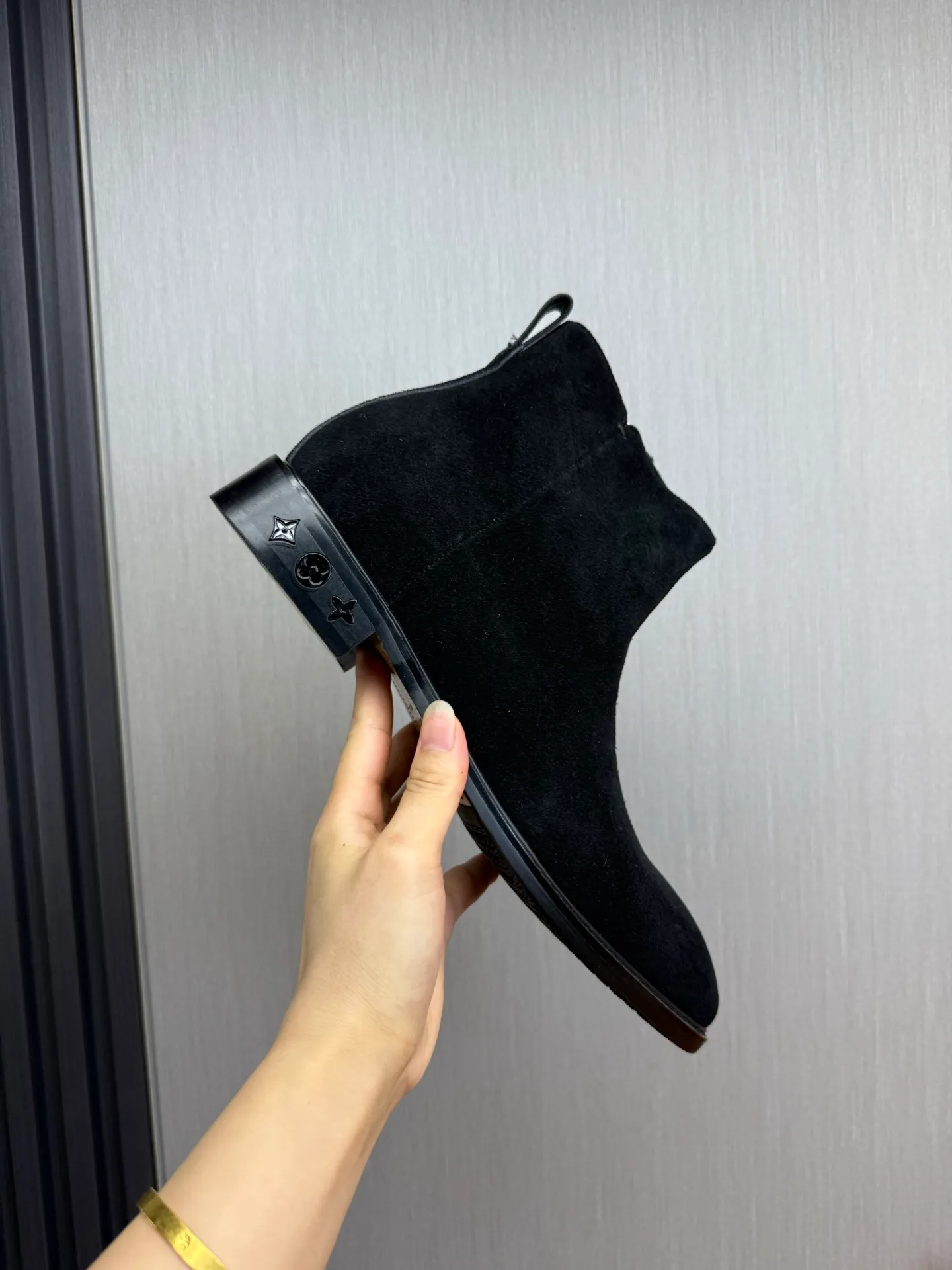 Men's shoes 💰760💰 LV. - Men's business casual leather shoes, top quality products. 1:1 shipment ⬆️Luxurious and noble 👞All imported original brand leather materials, just to create a more comfortable wearing experience, upper: original frosted cowhide ➕Imported full cow lining, original outsole ✔️16-45 (38.45 non-refundable)
